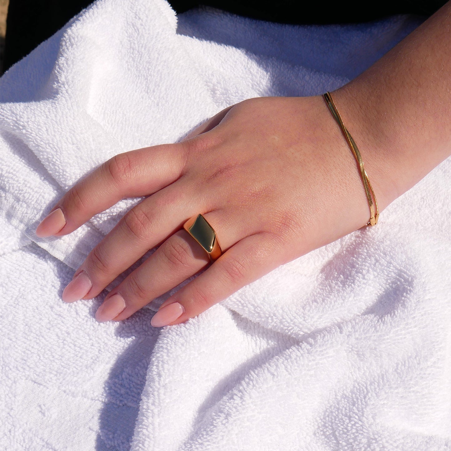 "Zaniva" Ring