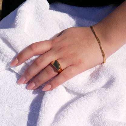 "Zaniva" Ring